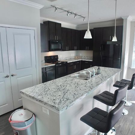 Charleston Apartments Luaran gambar